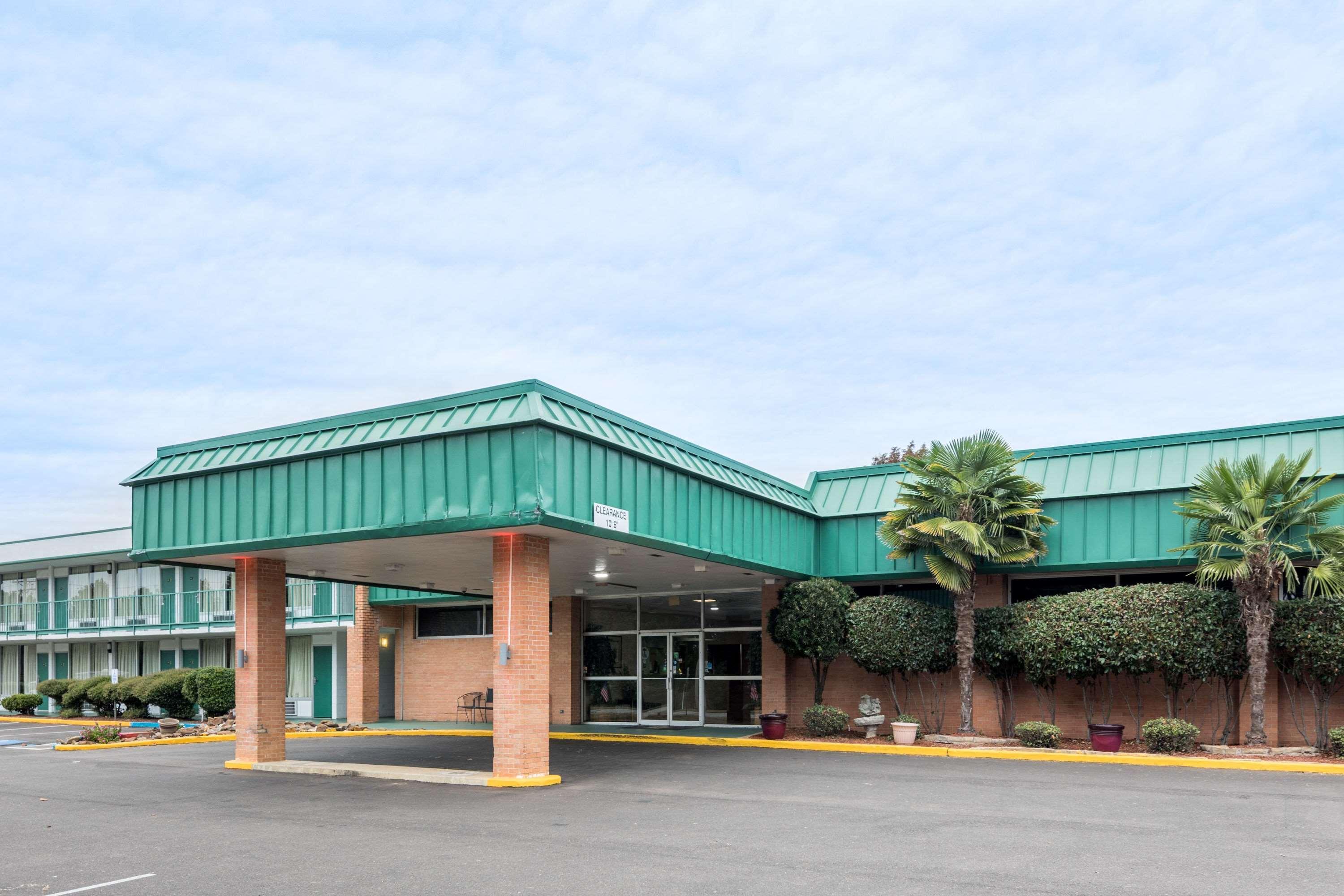 Super 8 By Wyndham Hope Hotel Exterior foto